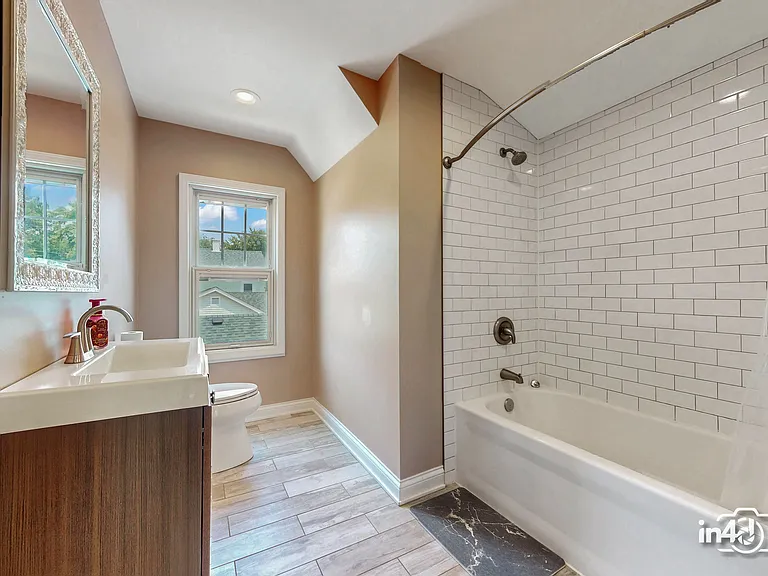 1492 S Jefferson St — Photo 18