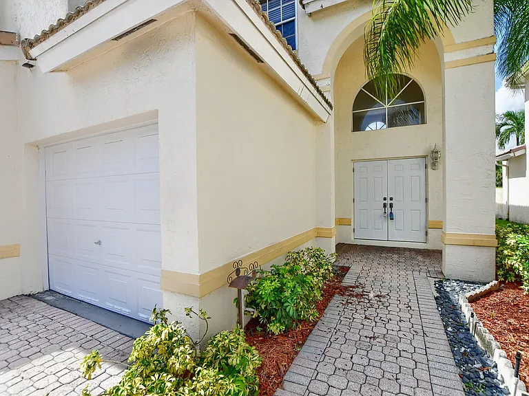 11073 Harbour Springs Cir — Photo 2