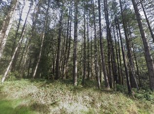 210 Seafoam Rd, Whitethorn, CA 95589