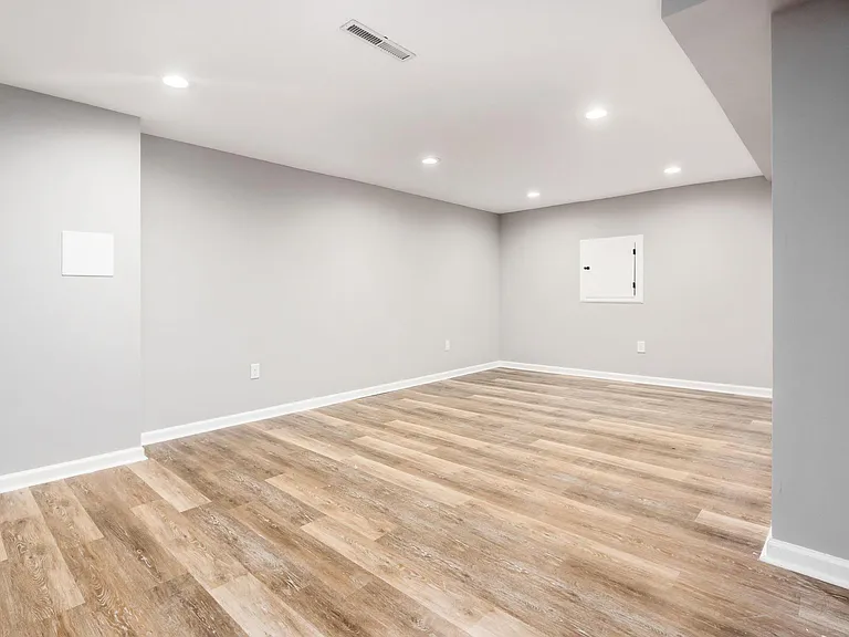 2652 Maplewood Dr — Photo 30