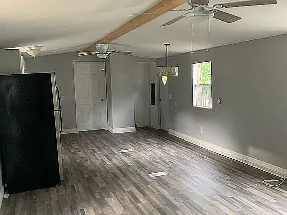 2 bed, 924 sqft, $1,600 — Photo 2