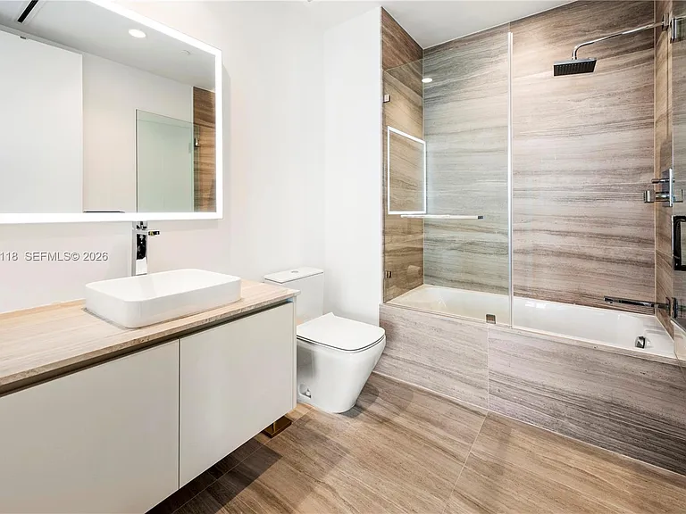 5775 Collins Ave #1405 — Photo 19