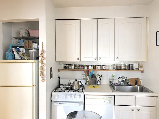 Rented by REAL New York | media 24