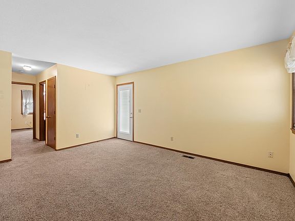2nd image of 1816 E Fernwood St