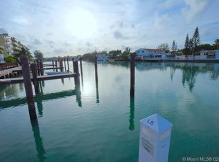 7930 Tatum Waterway Dr APT 08, Miami Beach, FL 33141