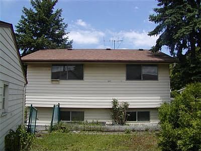 3rd image of 18011 Norwell Ave