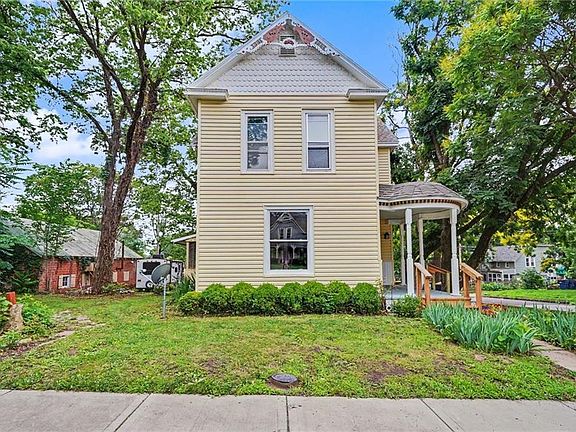 3rd image of 803 Church St