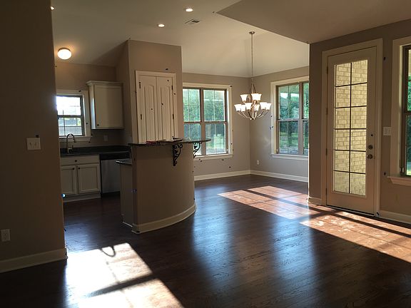 4th image of 9346 Pinkerton Ln
