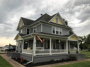 803 W 1st St, Abilene, KS 67410