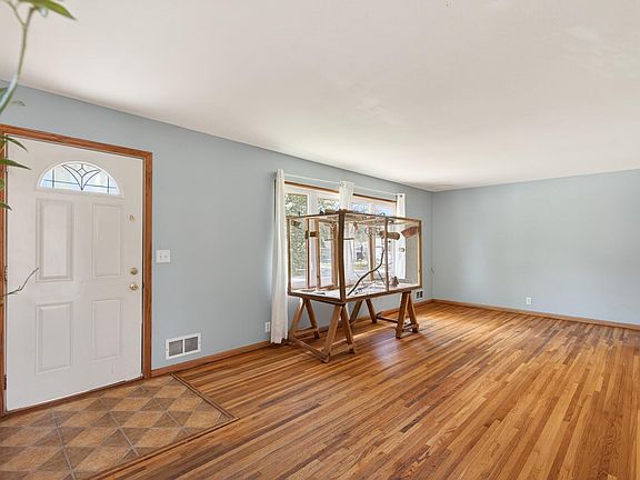5th image of 4807 Jefferson St NE