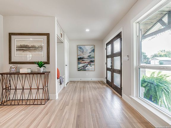 5th image of 113 BREES BLVD