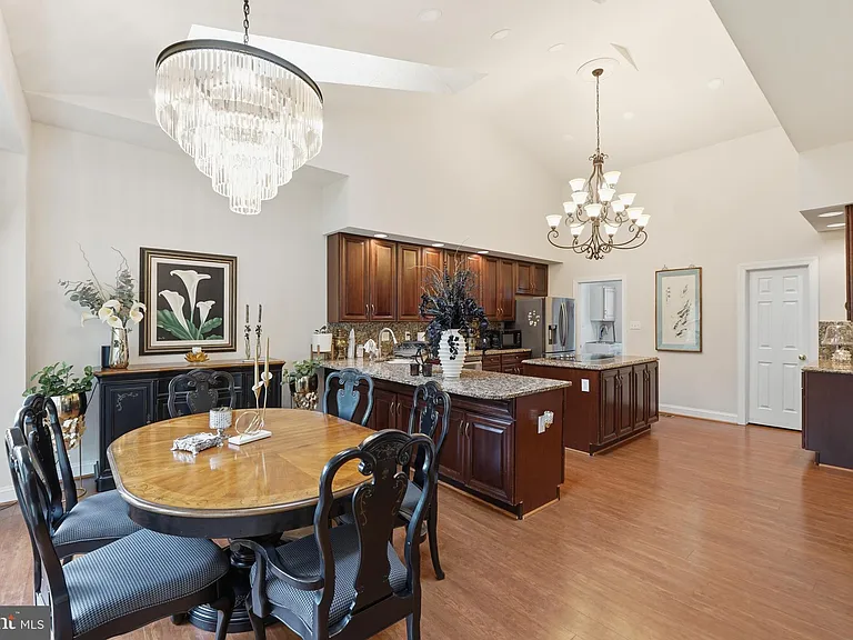 13010 Boswell Ct — Photo 8