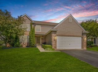 2084 Lyndhurst Ln, Aurora, IL 60503