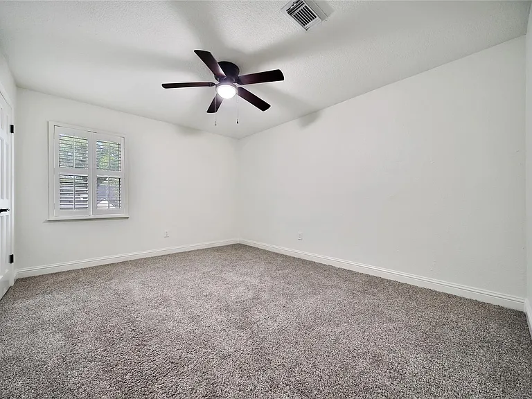 950 Del Norte St — Photo 33