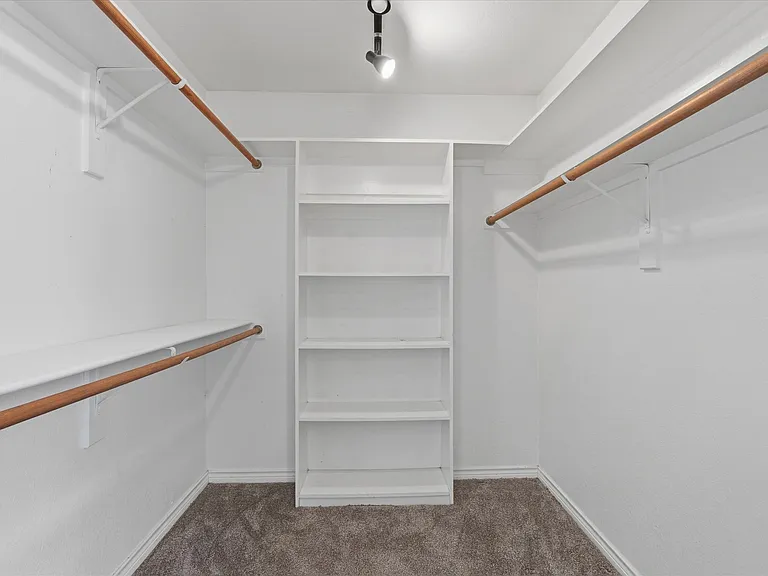 321 Old York Rd — Photo 3