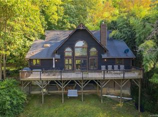 20 Highwoods Dr, Leicester, NC 28748