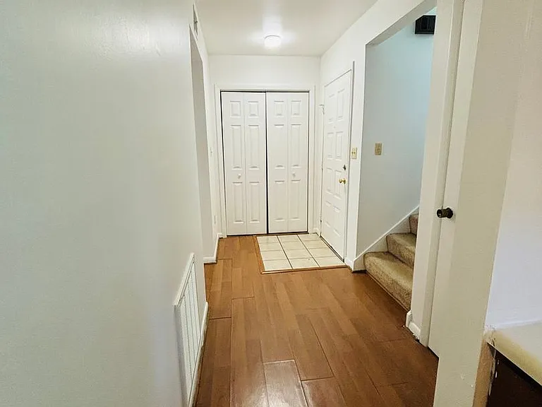 327 Shenandoah Cir — Photo 7