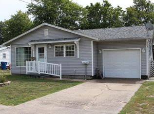 409 E Lafayette St, Olney, IL 62450