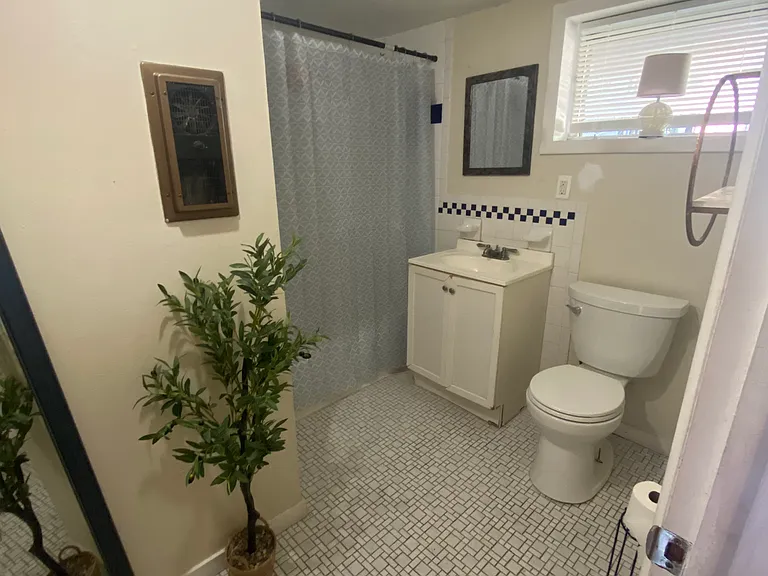 1209 Bridge St #1 — Photo 8