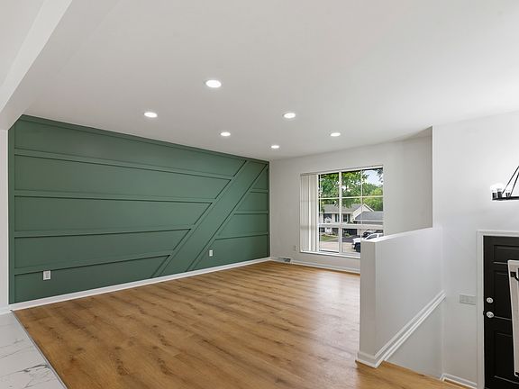 3rd image of 2151 Baker St