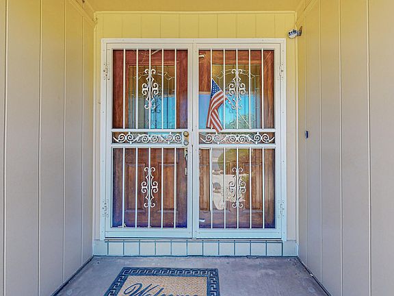3rd image of 7410 Los Arboles Ave NE