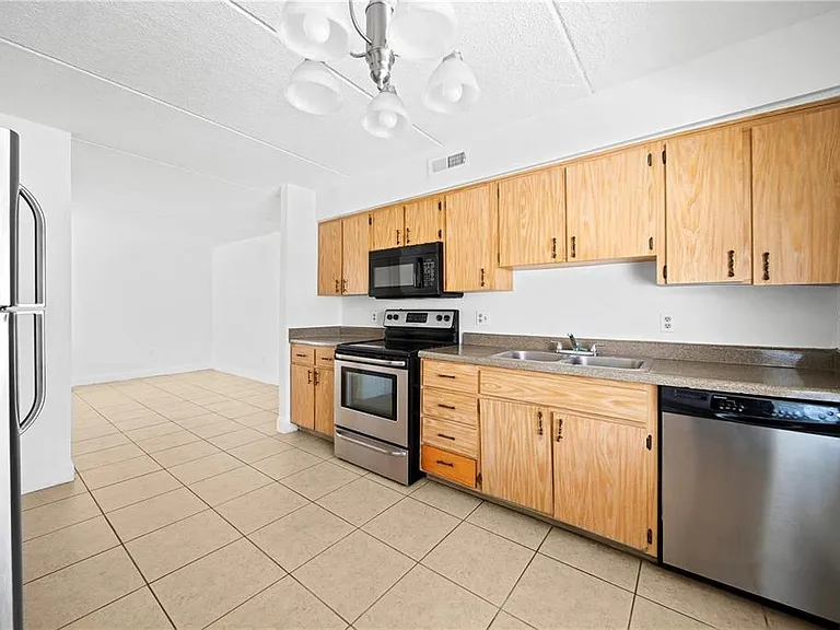 702 Michigan Ct #1 — Photo 10