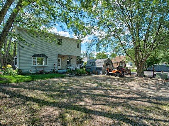 3rd image of 227 Largemouth Ln