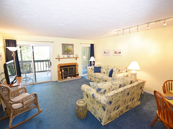 2nd image of 1844 E Waters Edge Dr