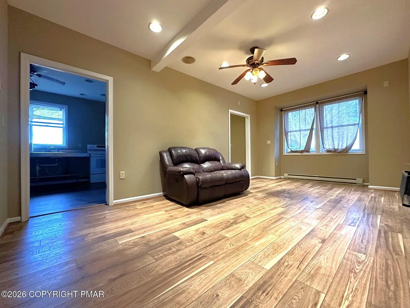 2 bed, 900 sqft, $1,395 — Photo 4