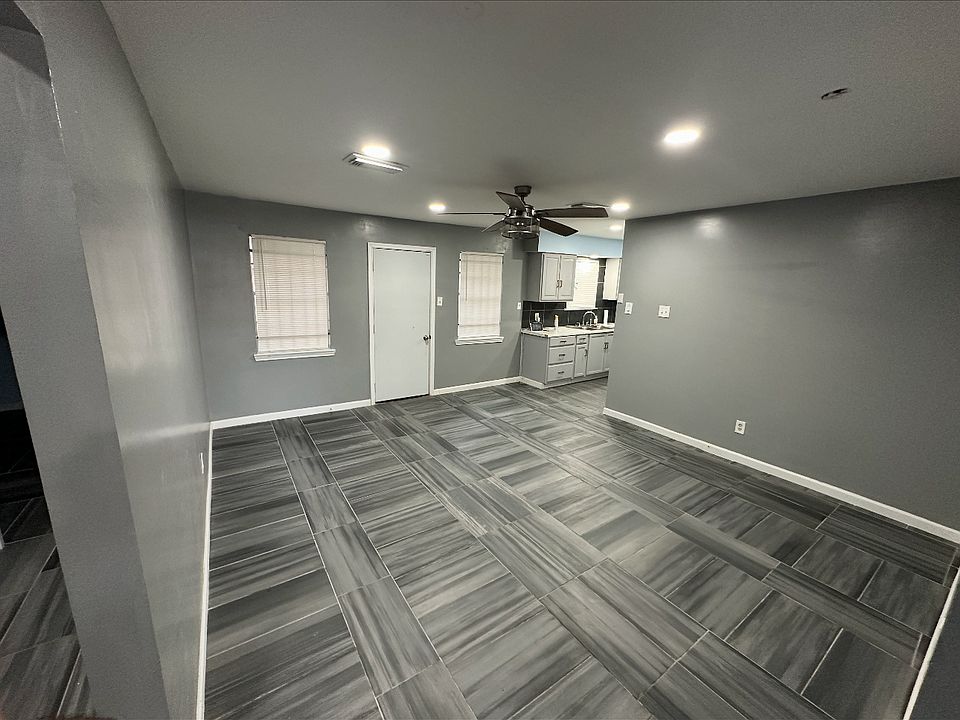 2nd image of 9942 Valley Mill Ct
