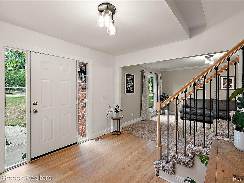 24435 Nantucket Dr, photo 5
