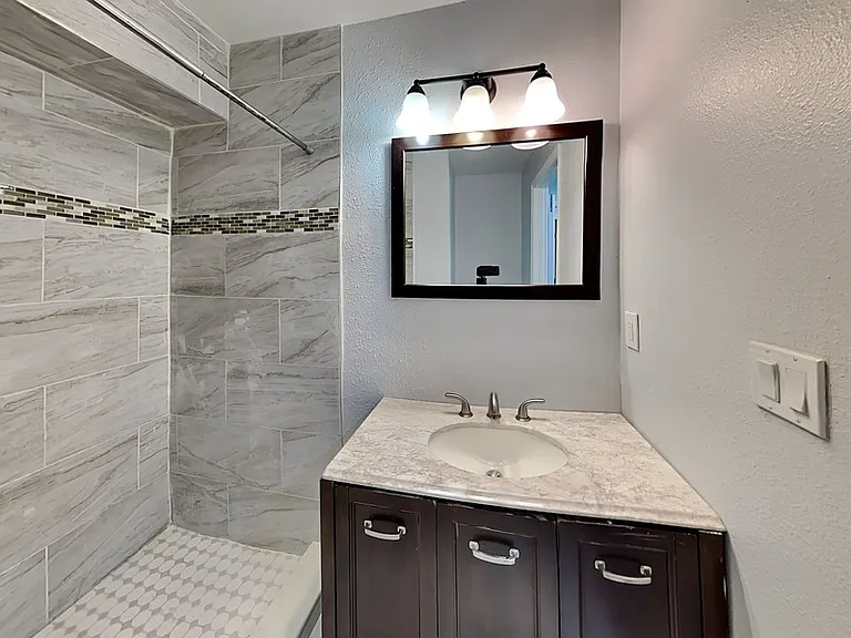 3979 Versailles Dr — Photo 19