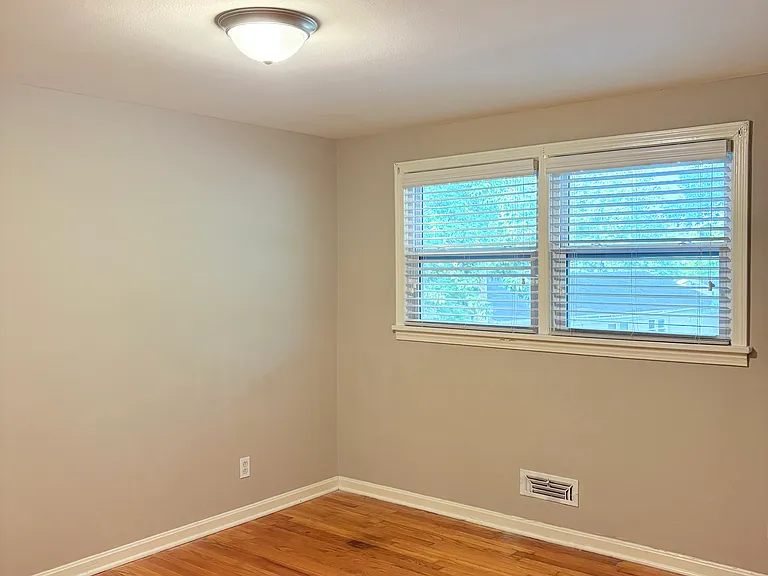 621 Cabell Dr — Photo 7