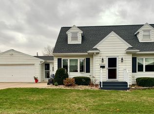 121 Ridge St, Reinbeck, IA 50669