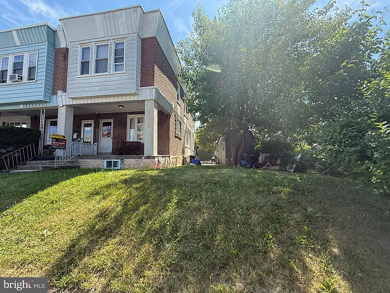 300 Devereaux Ave — Photo 23