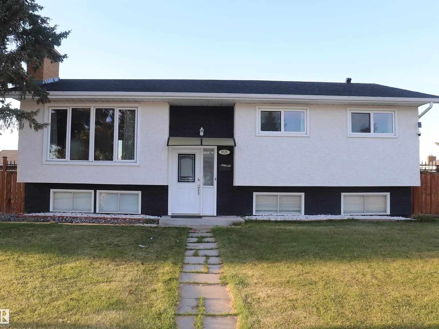 4 bed, 2.5 bath, 1196 sqft, $2,600 — Photo 1