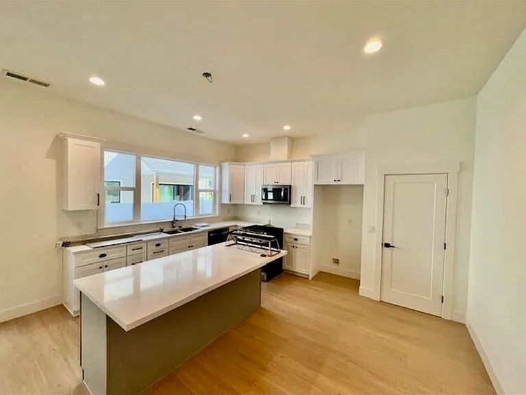 309 Talons Dr — Photo 3