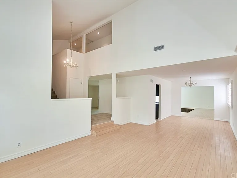 530 Cameron Crest Dr — Photo 10