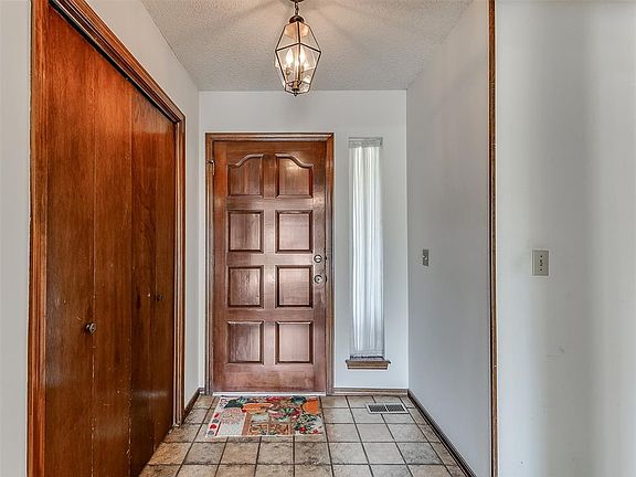 3rd image of 10448 Glascow Dr