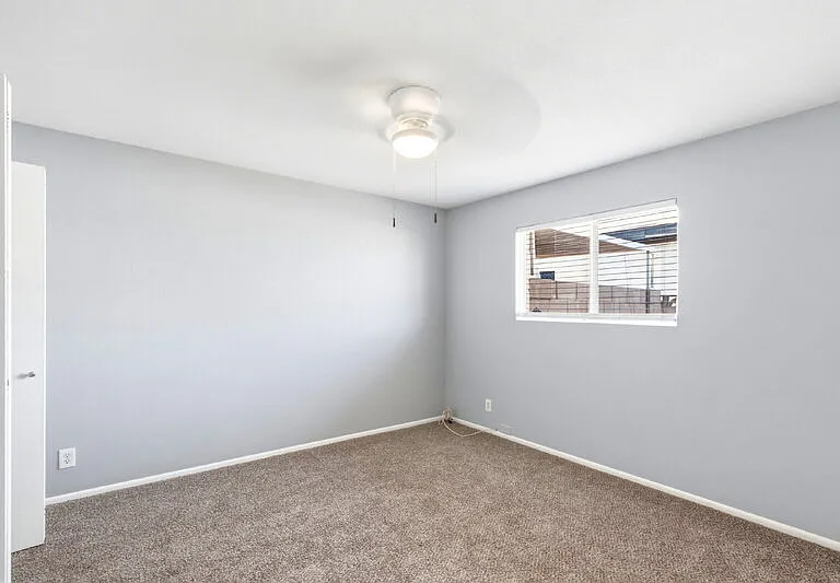 1129 N Wedgewood Cir #B — Photo 17