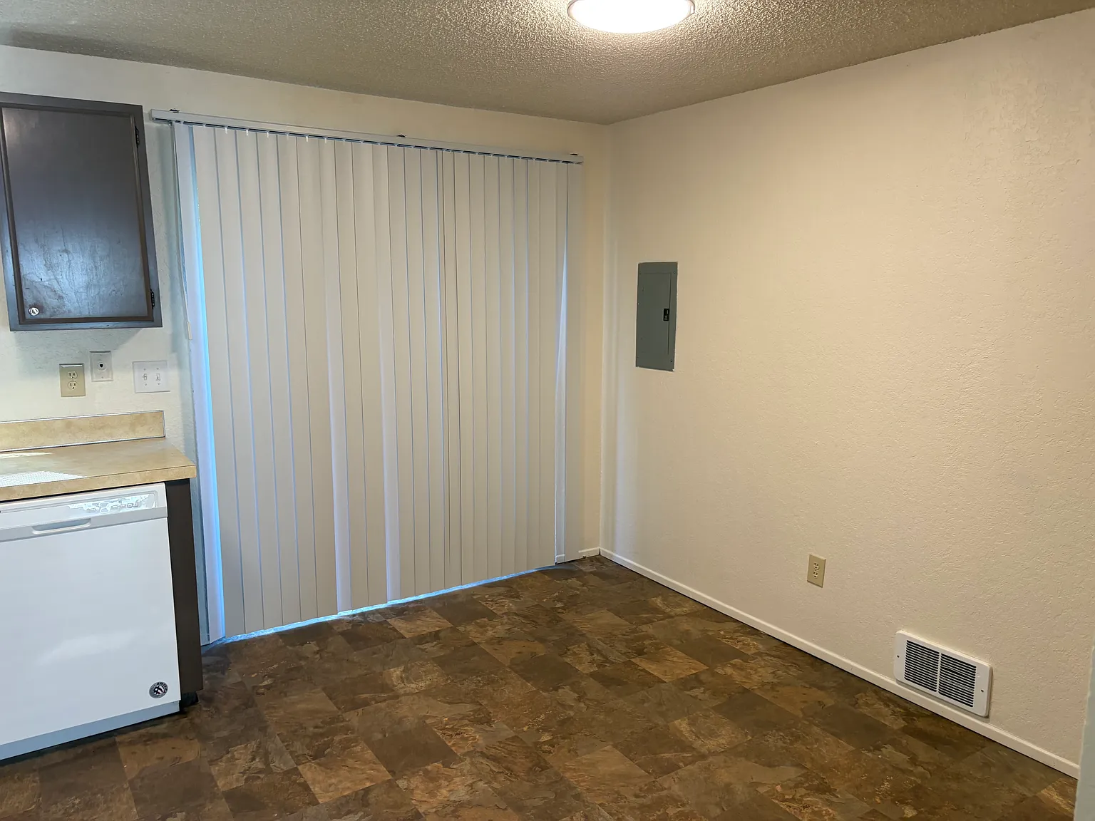 2 bed, 1.5 bath, $1,550 — Photo 4