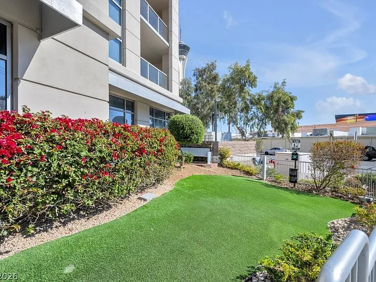 200 W Sahara Ave #3201 — Photo 26