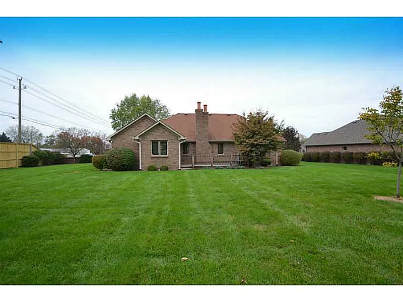 8995 Classic View Dr photo 1