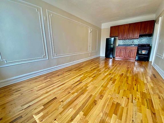3rd image of 530 Parkside Ave APT 5G
