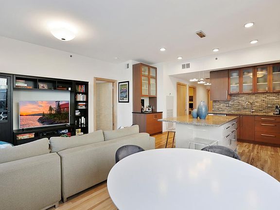 5th image of 740 Portland Ave #608