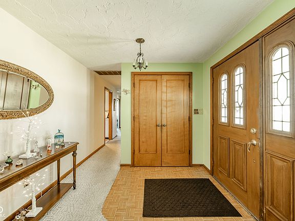 3rd image of 4703 Summer Dr