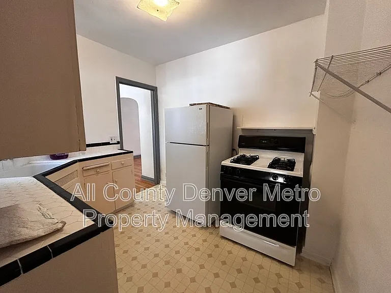 2111 S Emerson St — Photo 5