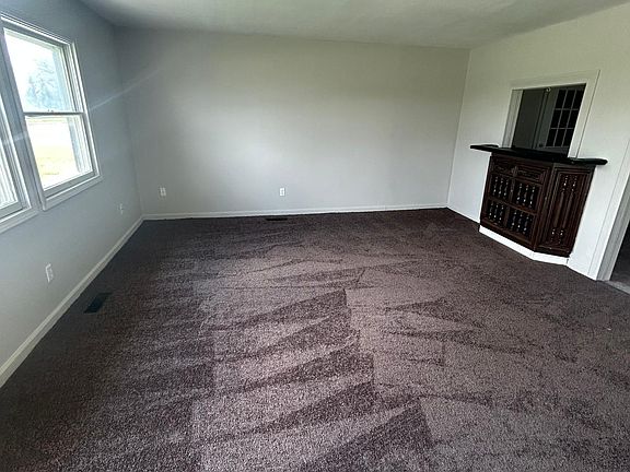 2nd image of 2505 Oxford St