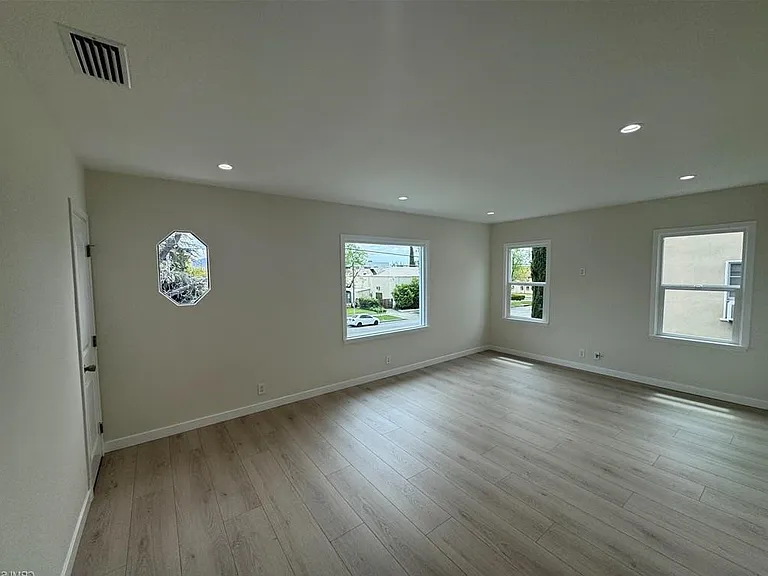 200 S Chevy Chase Dr #1/2 — Photo 2