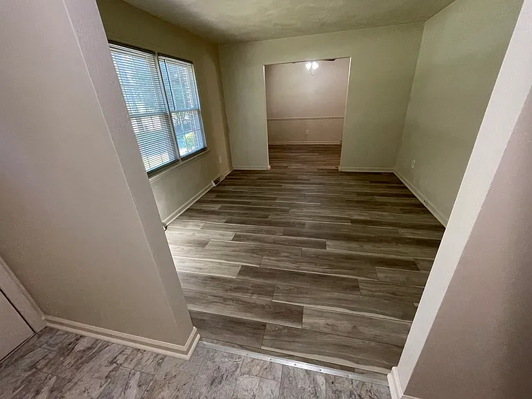 604 Clearfield Ave — Photo 3